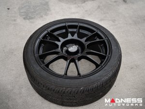 Alfa Romeo 4C - Genuine OZ Wheel/ Tire - Gloss Black